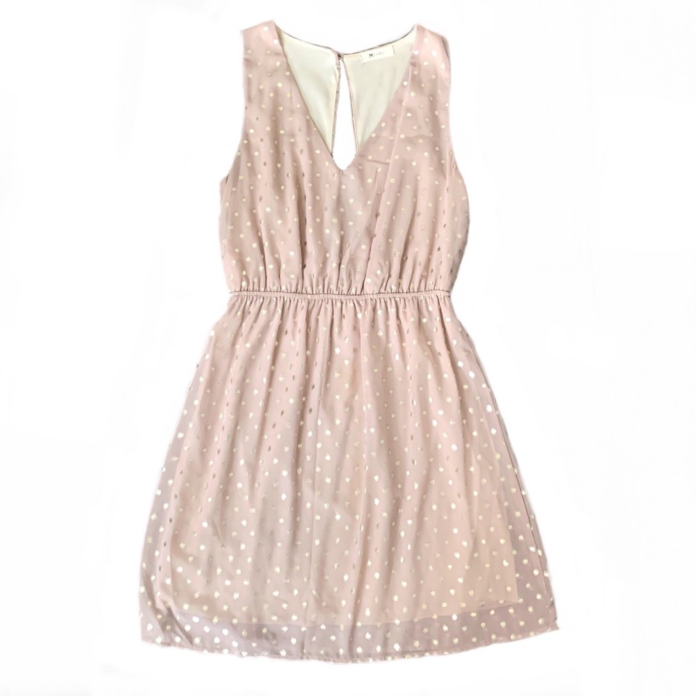 ✨Chic blush and gold dress 👗